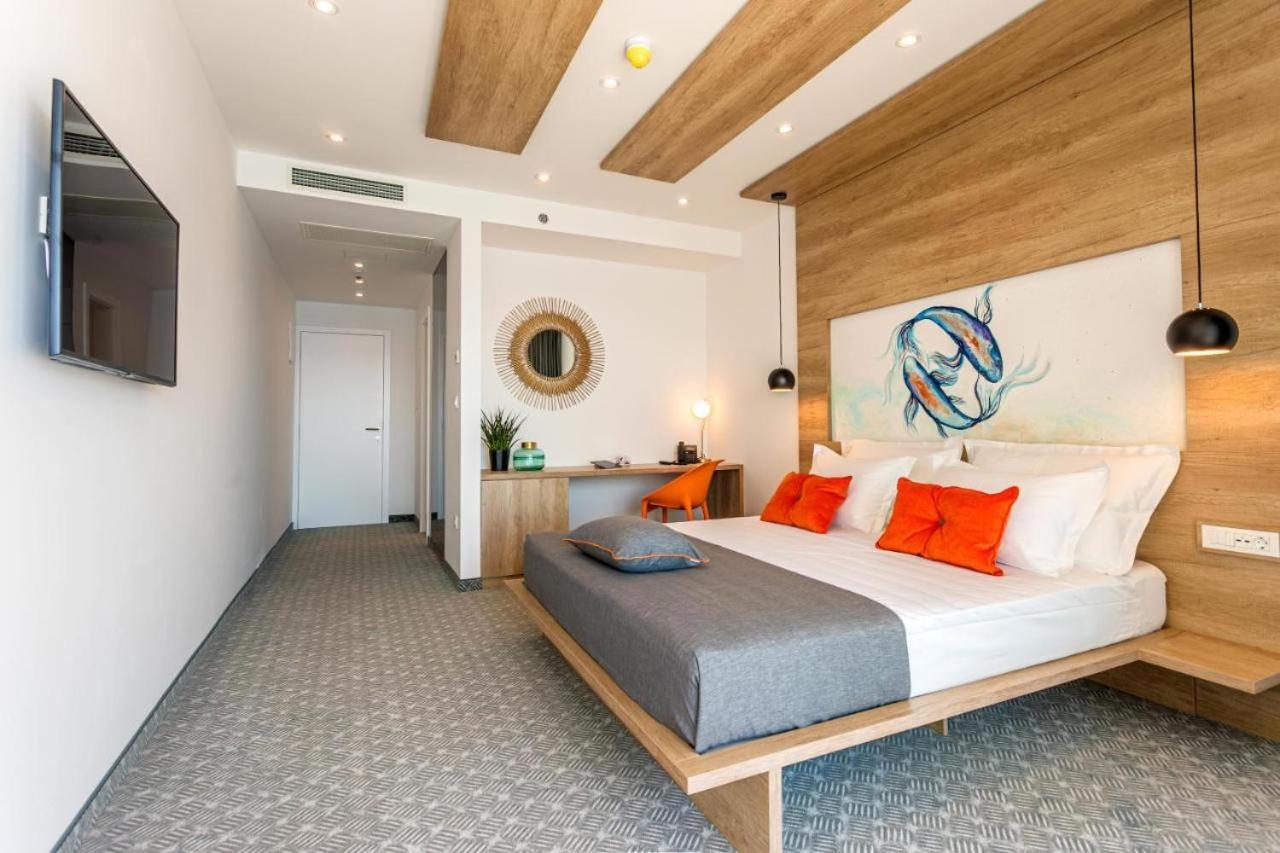 Hotel Saint Hildegard Omiš Esterno foto