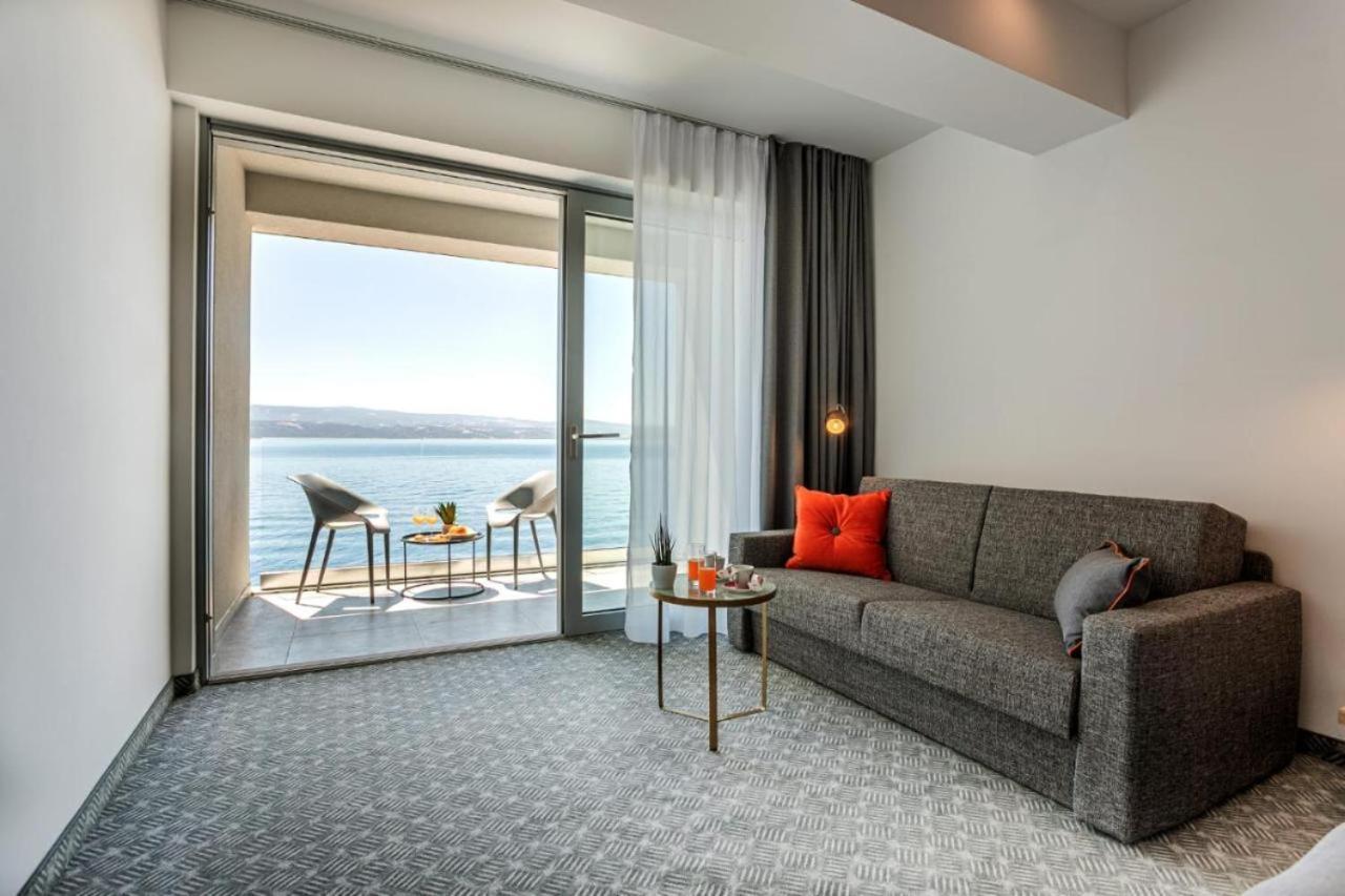 Hotel Saint Hildegard Omiš Esterno foto